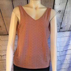 Ladies mauve sleeveless eyelet top size M